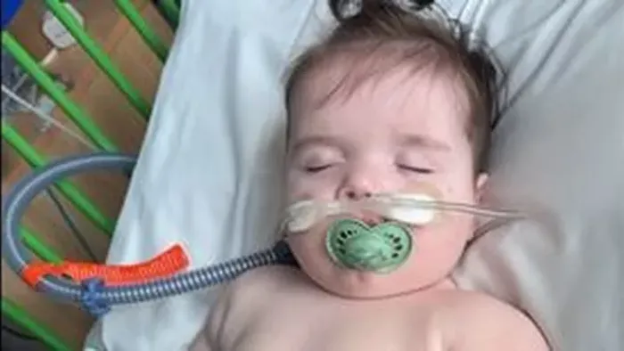 Vírusnak hitték: most a kisbaba életéért küzd az anya