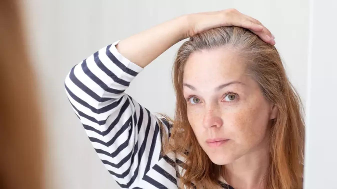 Természetesen ősz tincsekre váltanál? 5 praktika a festett haj lenövesztéséhez