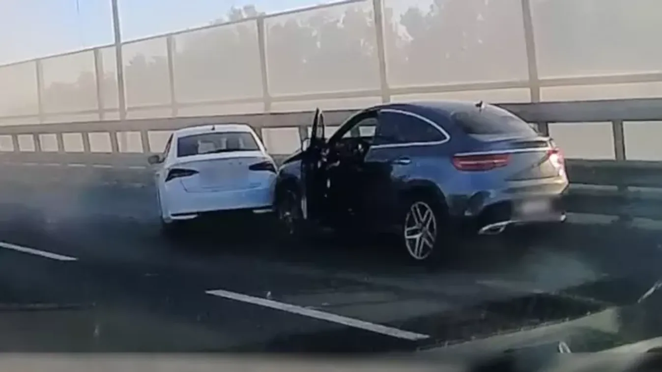 Durva baleset az M0-son - letarolta egymást a két autó