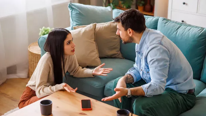 "A barátnőm tárgyként használ, és teljesen rám telepedett