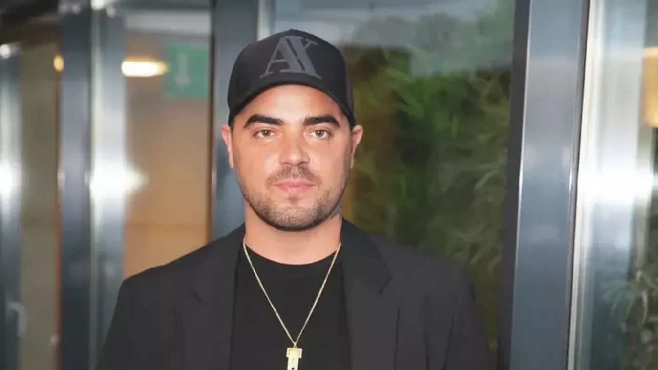 Young G Béci verssel várta lányát a húsvéti locsoláson