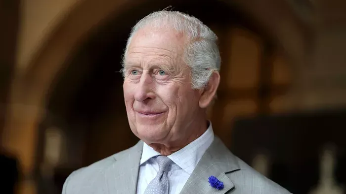 Károly királynak nem kellene megbocsátania Harrynek?