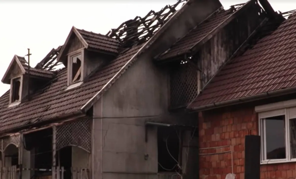 Csütörtökön gyulladt ki és égett le a turai család otthona