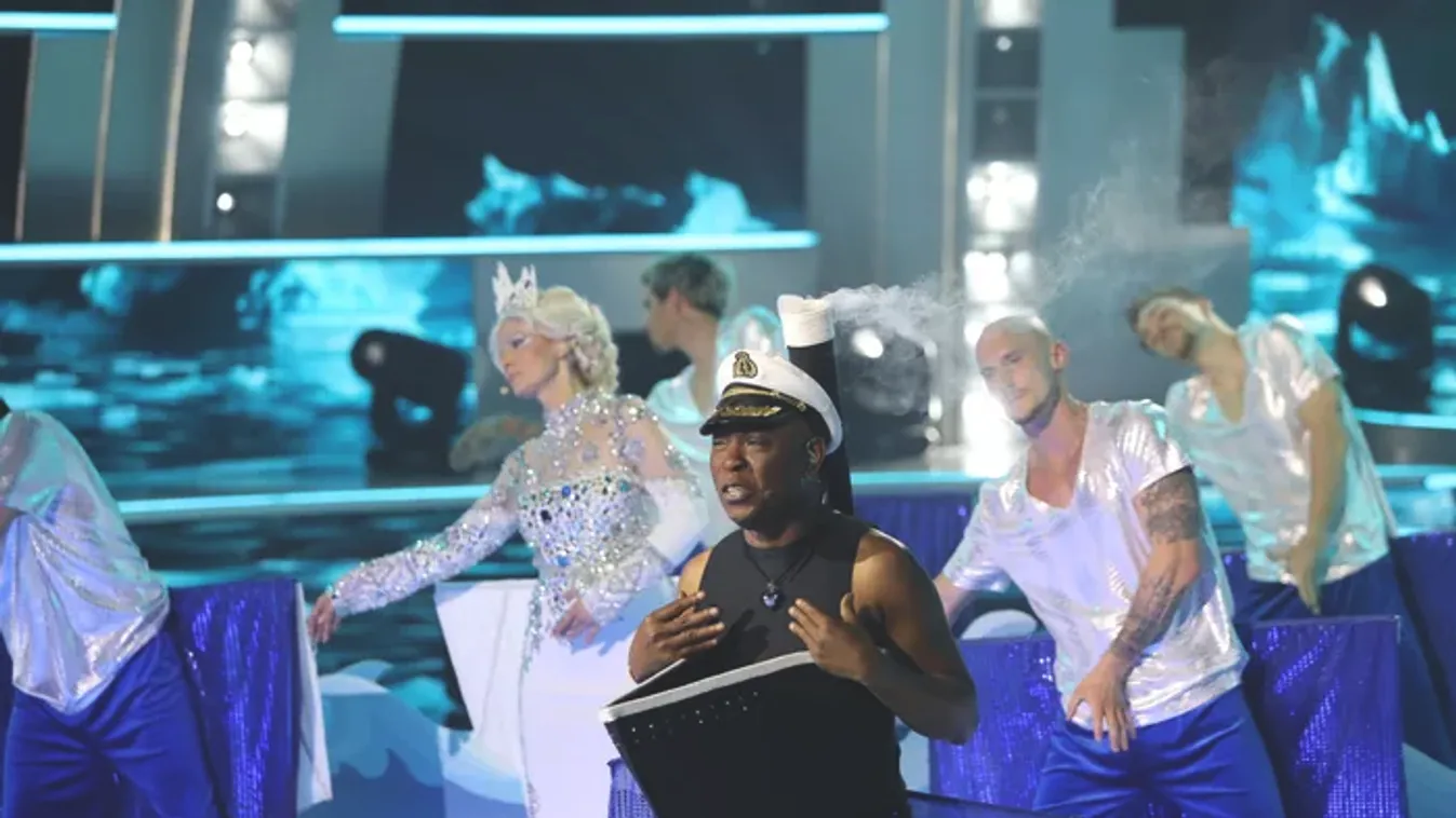 Ha van bizarr, az a hajóként színpadra lépő Fekete Pákó!