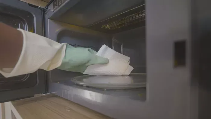 Mikrohullámú sütő tisztítása pillanatok alatt