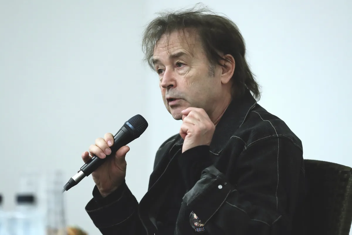 Szikora Róbert nem csupán pályatársat, egy igaz barátot vesztett el.