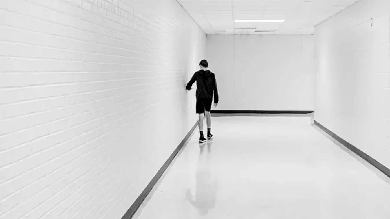 Egy tinédzsernek olyan „szuperereje” van, hogy életének bármely napját újraélheti