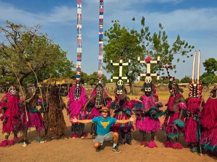 Gino Pop Maliban bennszülöttekkel.