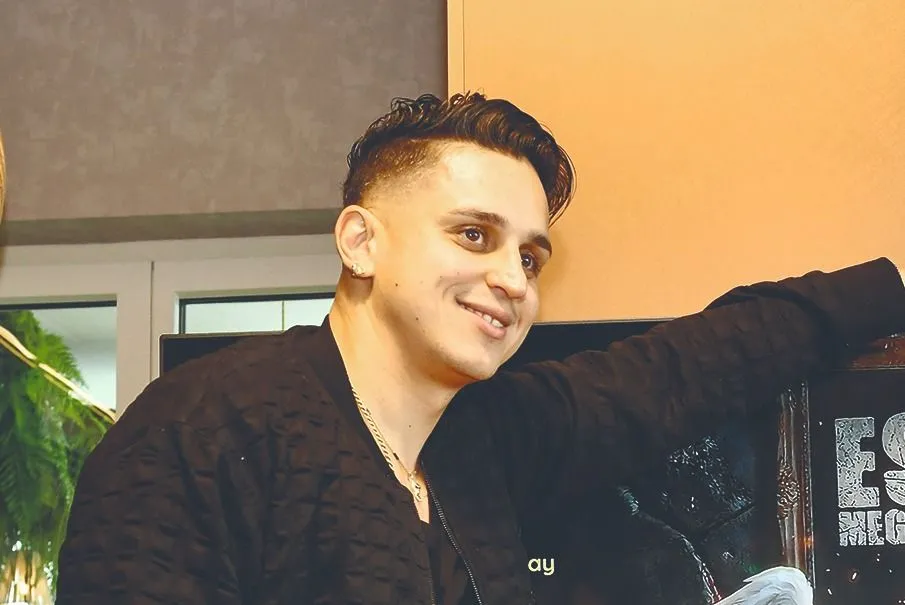 hot! magazin hétfői feltöltések: Hajdú Péter, Krausz Gábor, Aurelio, Csomor Csilla