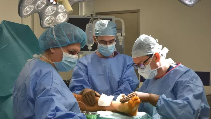 Mellbevágó fotókon a kórházba került magyar focista