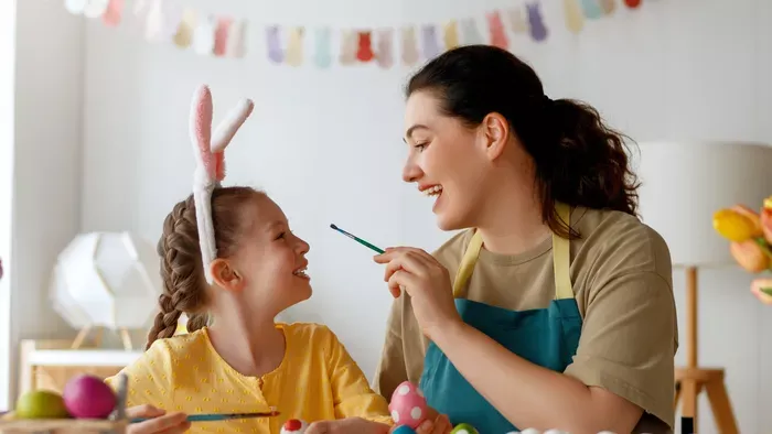 Így festhettek fillérekből csodaszép tojásokat az unokákkal