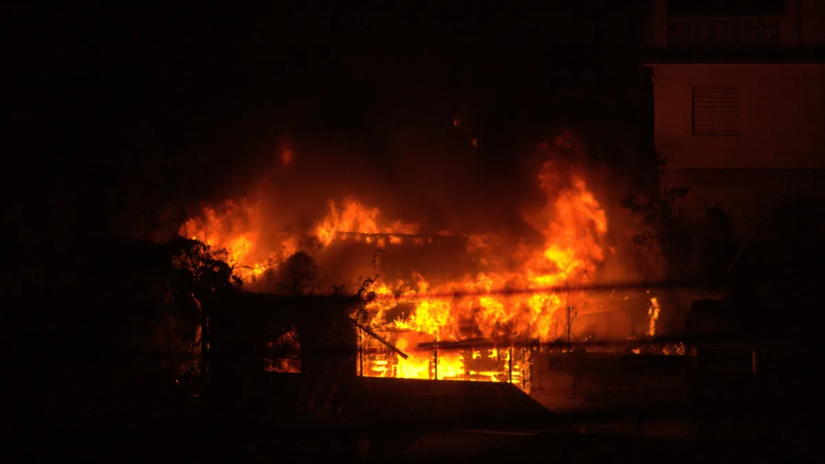 A pusztító tűz pillanatok alatt pokollá változtatta a békés családi otthont Harlow-ban