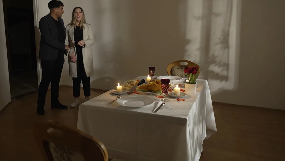 A mi történetünk Ádámja egy gyertyafényes vacsorával lepte meg kedvesét.