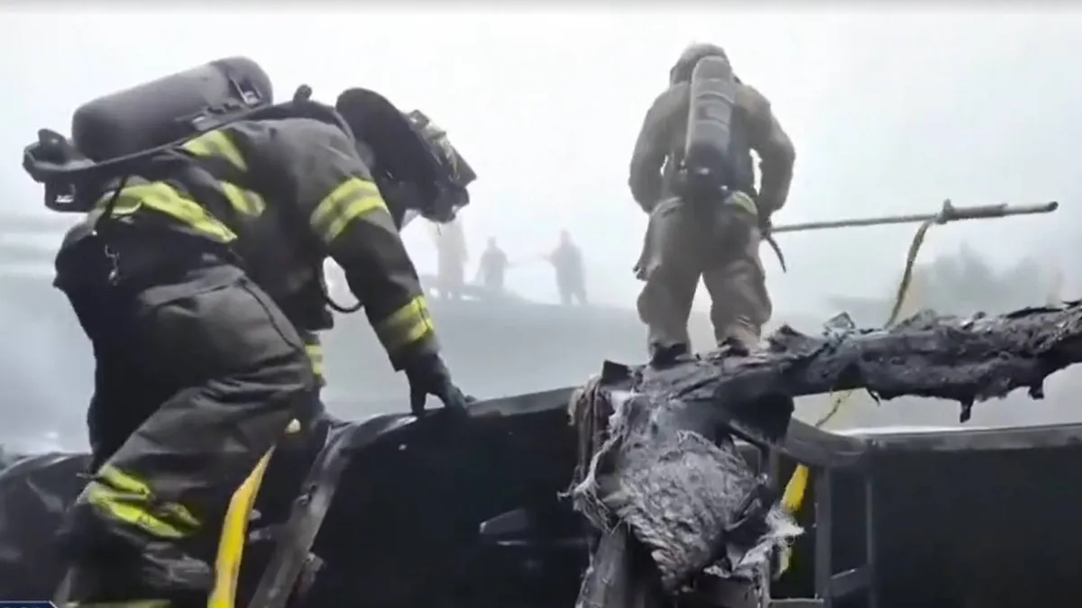 11 életet követelt a buszbaleset, többen halálra égtek