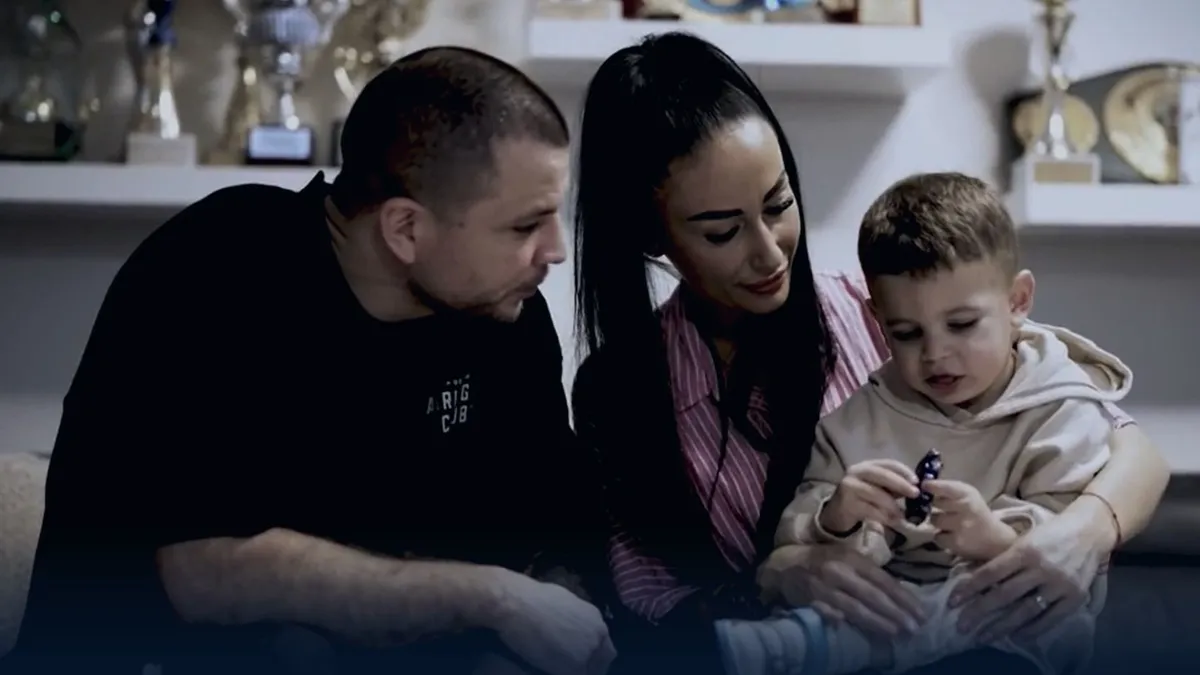 Bacskai Balázs rajongással szereti feleségét és gyermeküket.