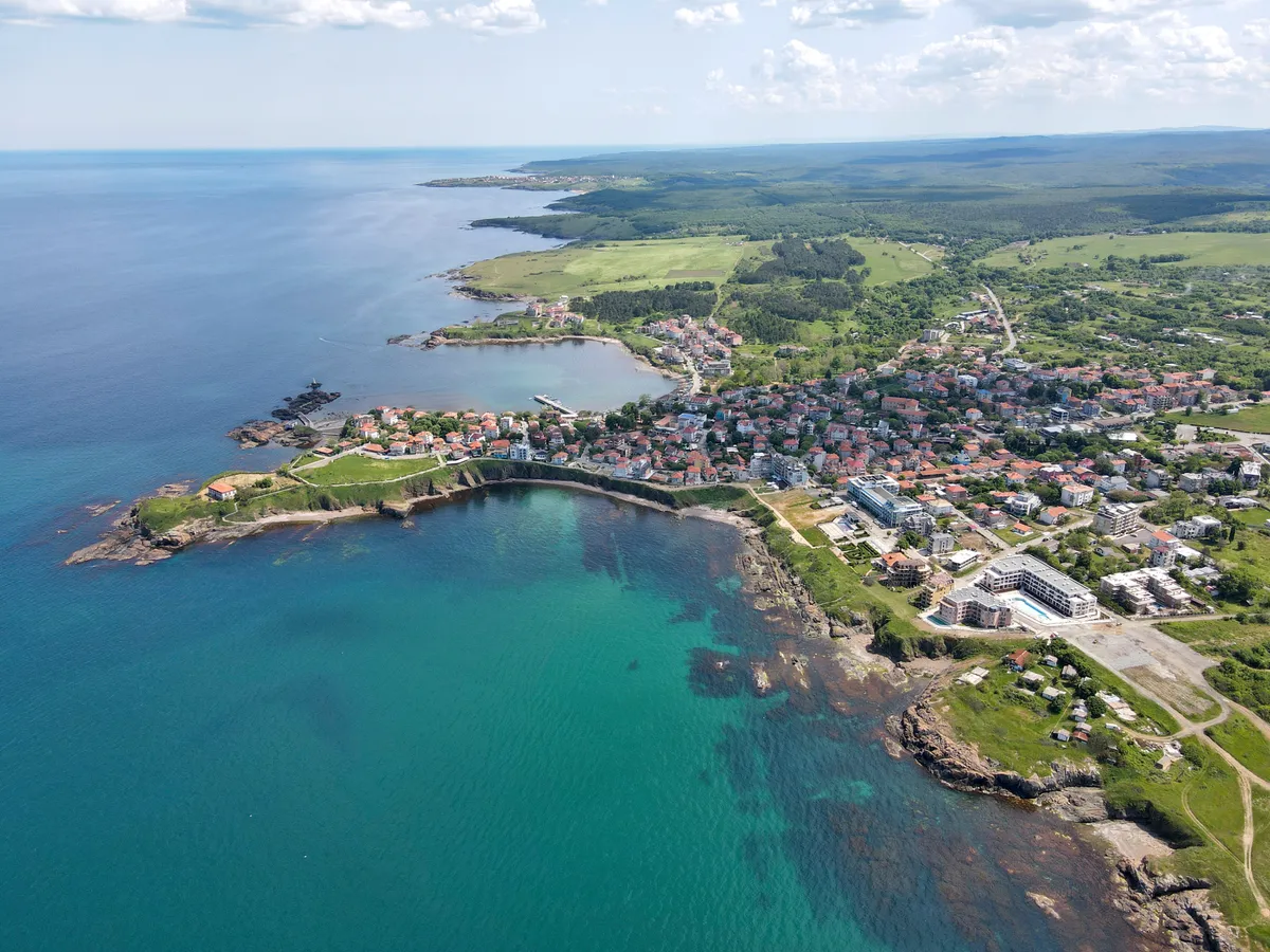 A bulgáriai Ahtopol és a Fekete-tenger légifelvételről.