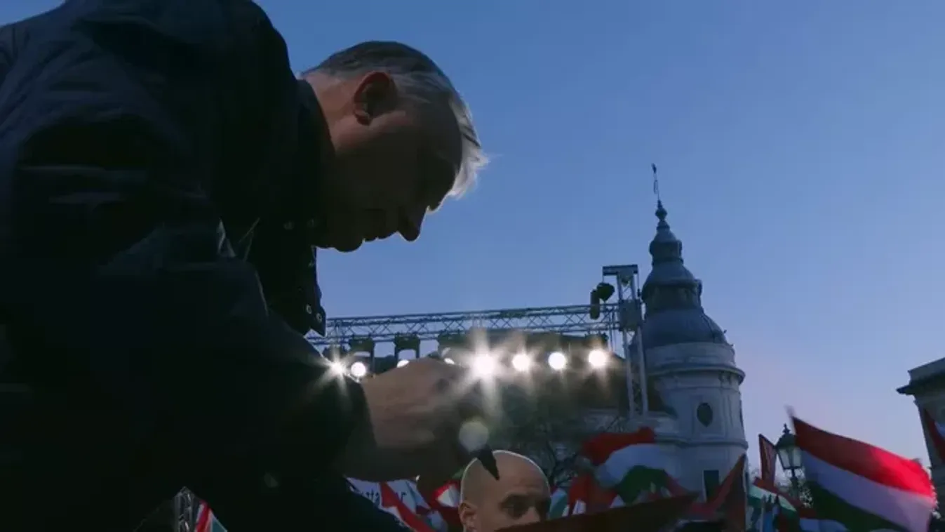 Elképesztően aranyos, komoly segítséget kapott Orbán Viktor