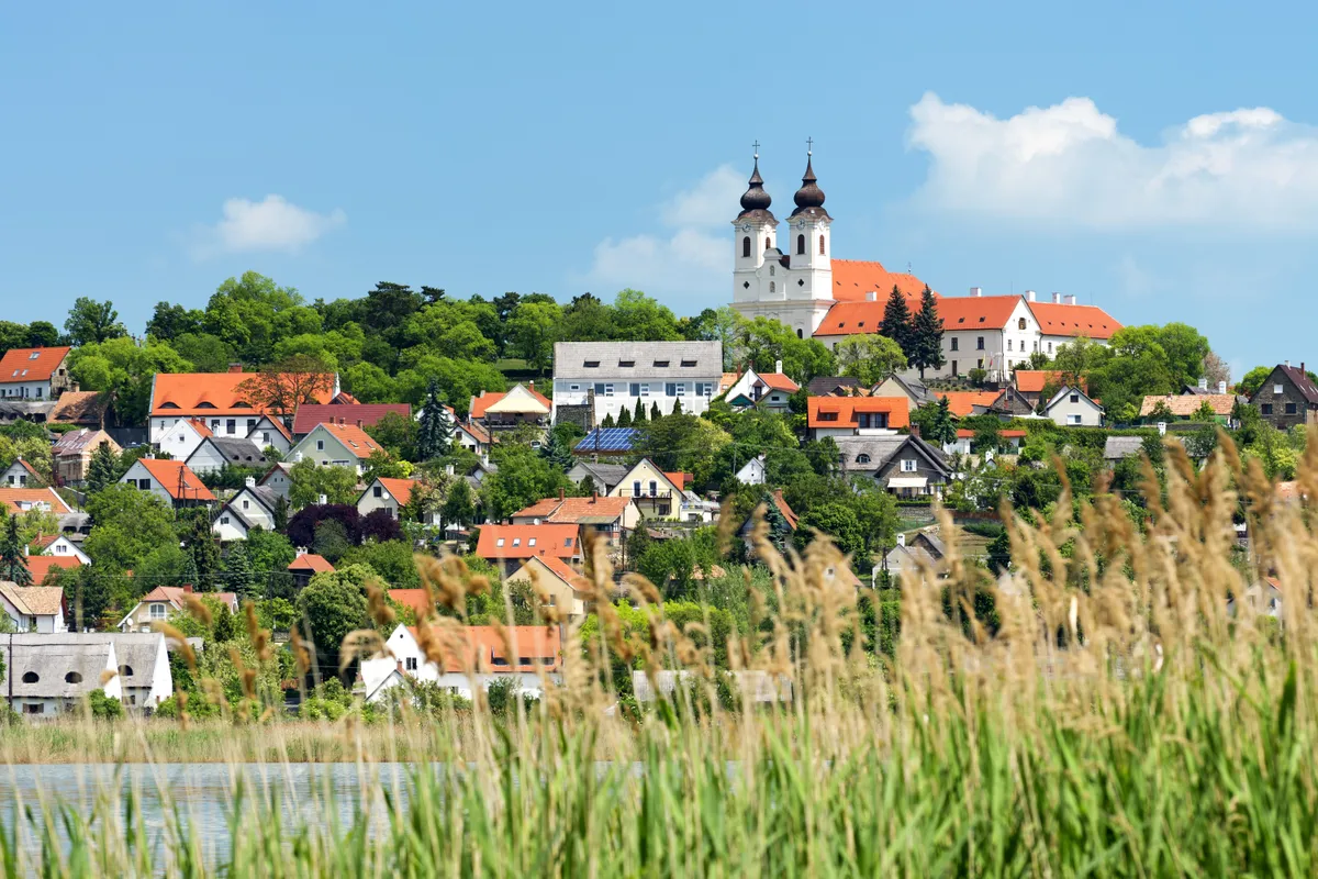 Látkép a Tihanyi belső tó felől