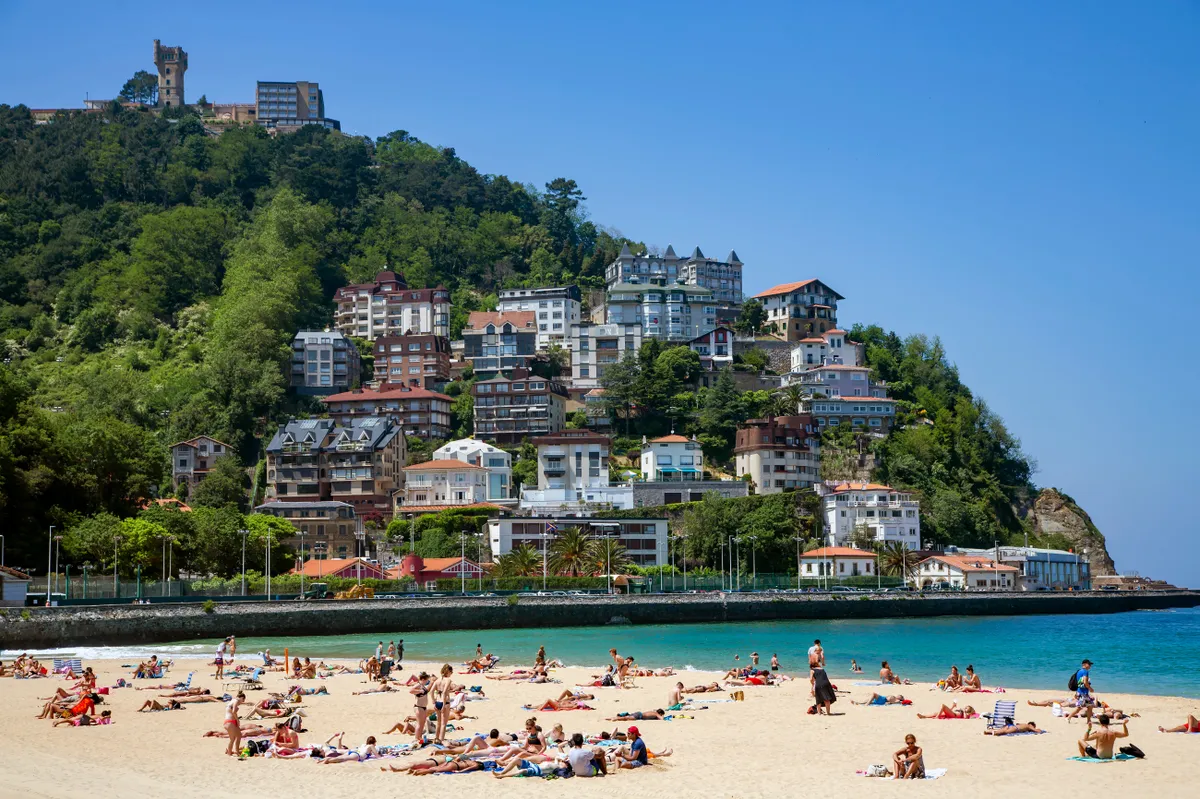 San Sebastian, a baszk város, amely a legszebb tengerparti városok egyike Európában.