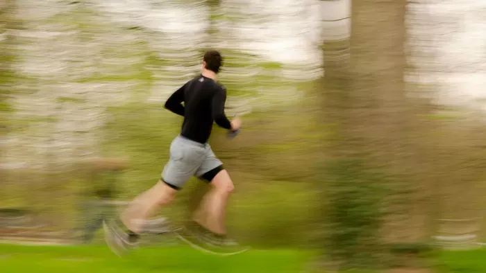 33 nap maratonnal küzd a demencia ellen a fiatal férfi