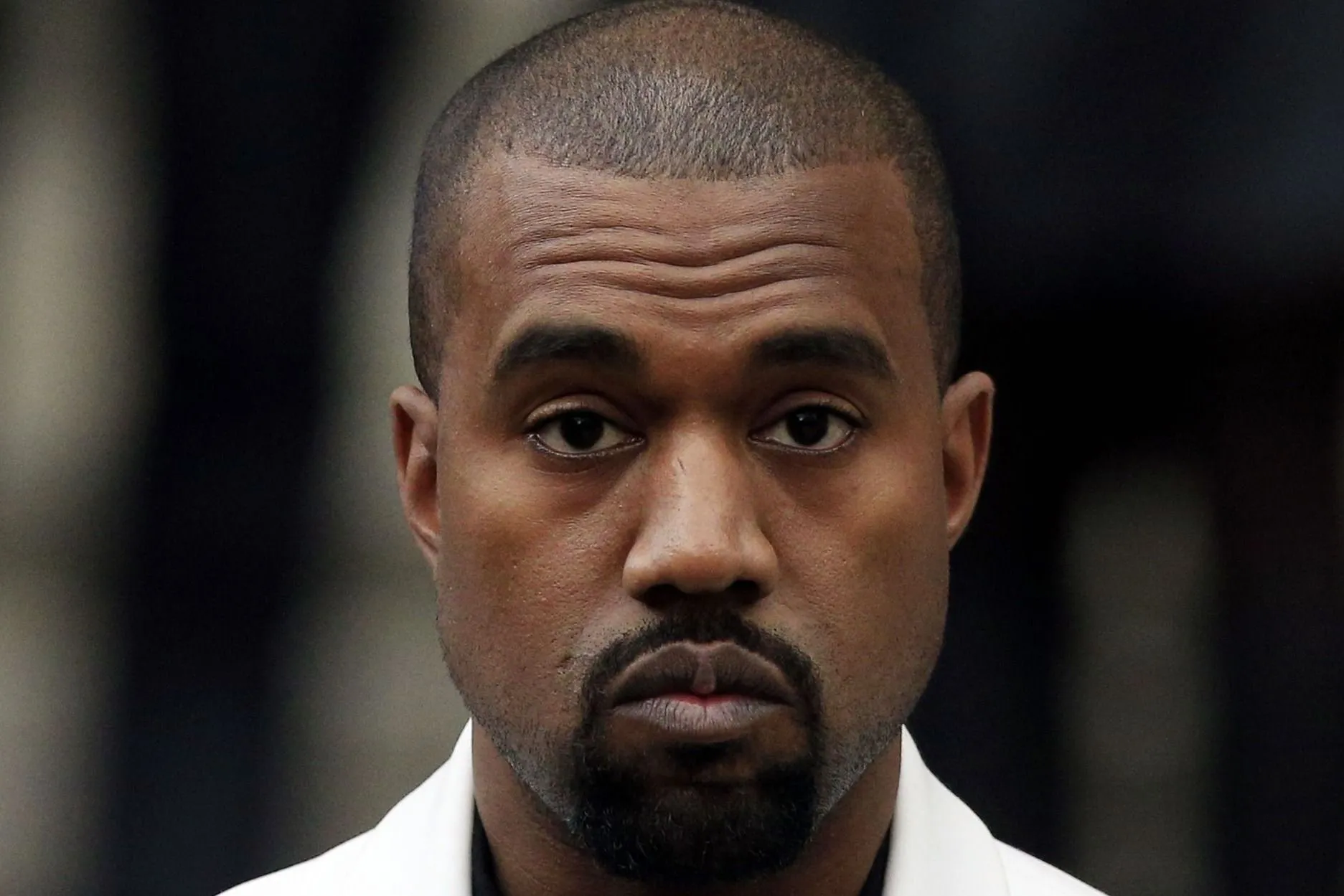 Kanye Westet beperelték, miután leütött egy férfit