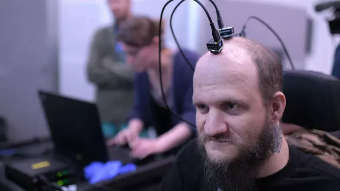 Agy-számítógép adta vissza a lebénult férfi mozgását