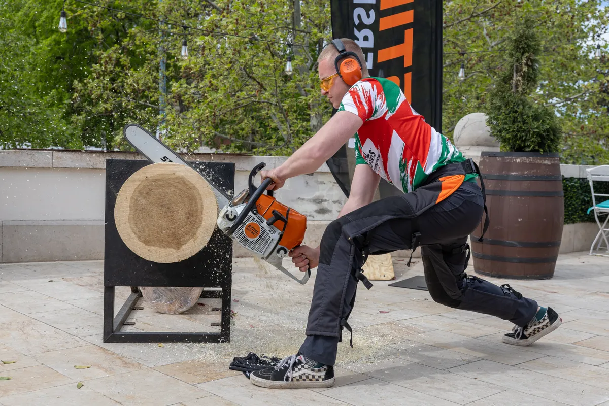 Urbán Bence szemléltette a verseny egyik leggyorsabb számát