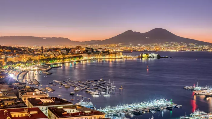 A Nápolyi-öböl legforróbb látnivalói