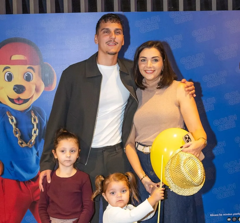Bódi Megyer rajongással szereti gyermekeit és feleségét, gyakran jelennek meg együtt eseményeken. 