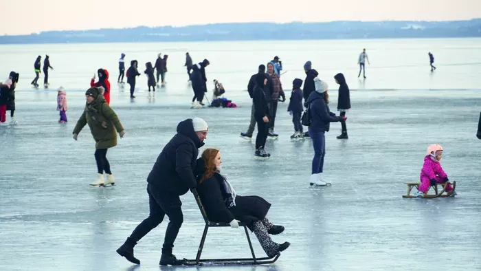 Jég, nevetés és nosztalgia a Balatonon