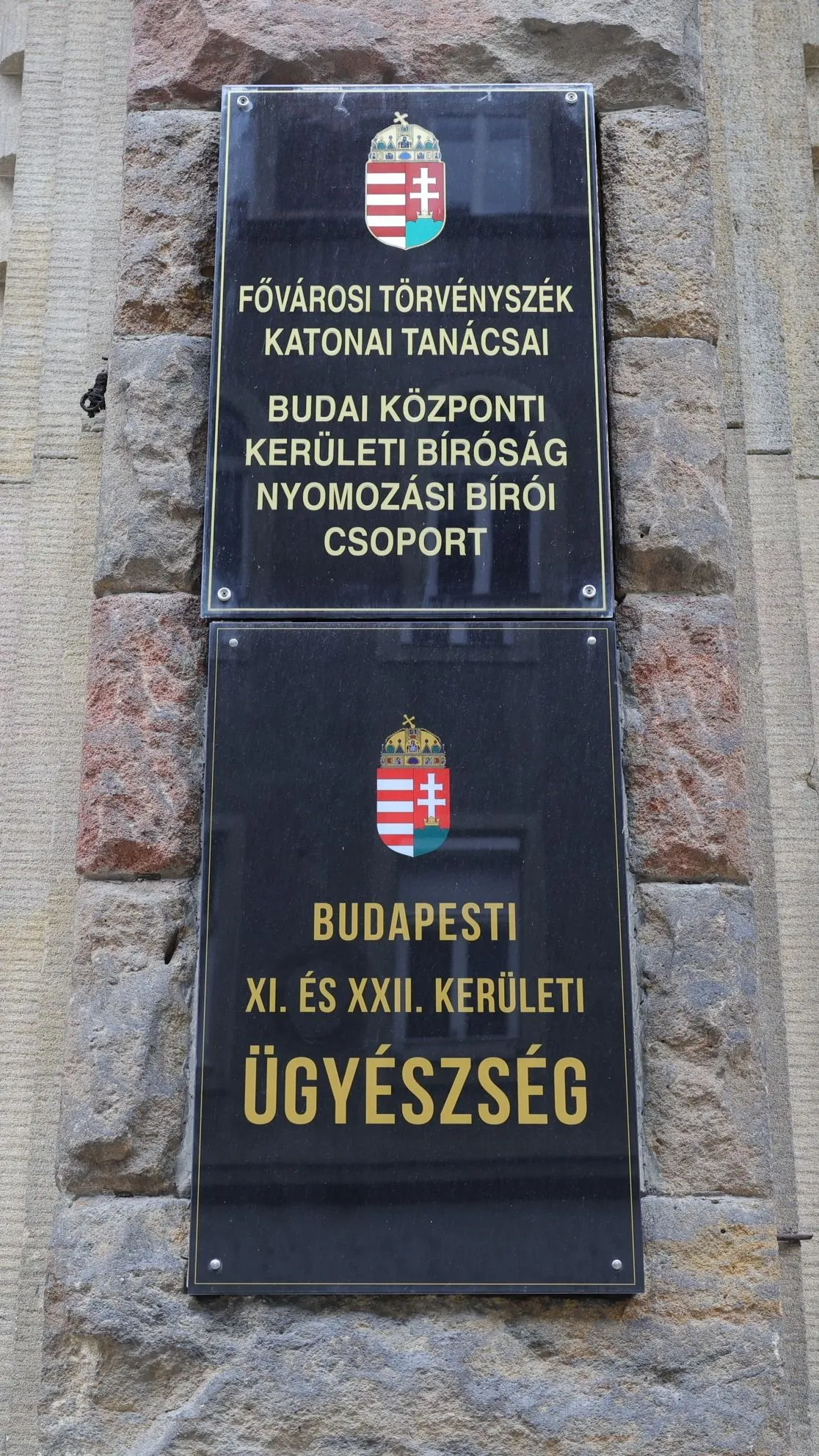 Rosszul lett Dudás Miki édesanyja, nem jelent meg a bíróságon