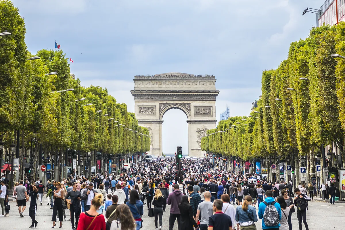 Tipikus magyar turista Párizsban.
