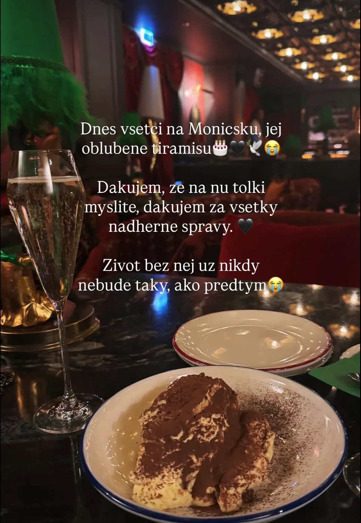 Jákli Mónika tiszteletére egy tiramisut rendelt neki a barátnője