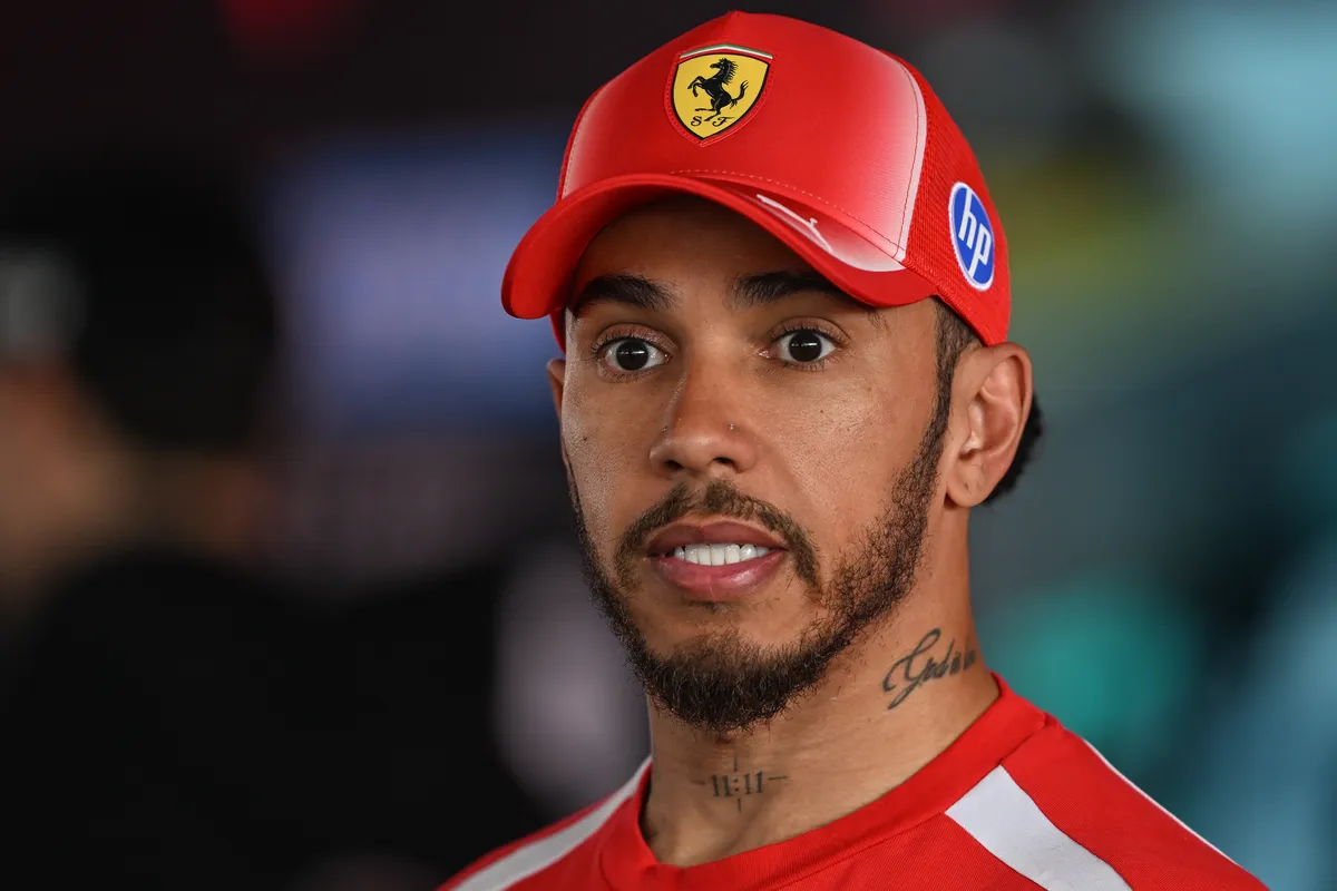 Lewis Hamilton és Kim Kardashian összeköltözik, állítják a rajongók