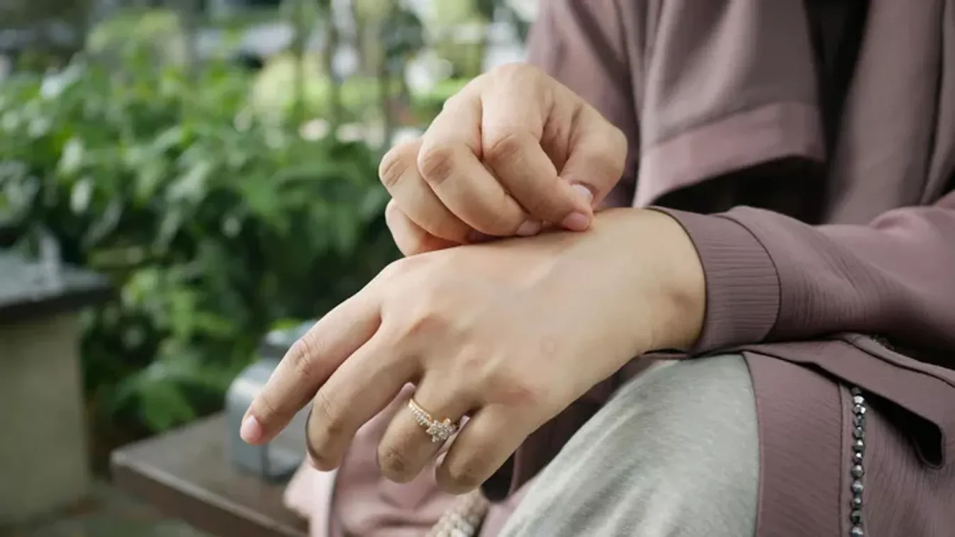 Szüntelen viszketés kínozta, mégis hazazavarták az orvosok: végül kiderült a kegyetlen igazság