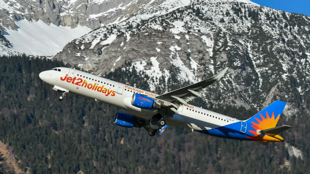 Kényszerleszállást hajtott végre a Jet2 egyik repülőgépe a fedélzeten terjengő füst miatt