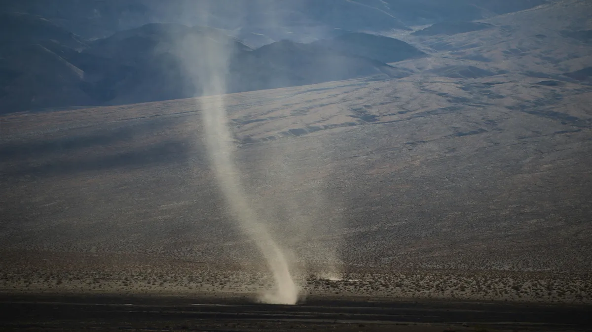 Mini tornádót észleltek hazánkban - videón a döbbenetes jelenség
