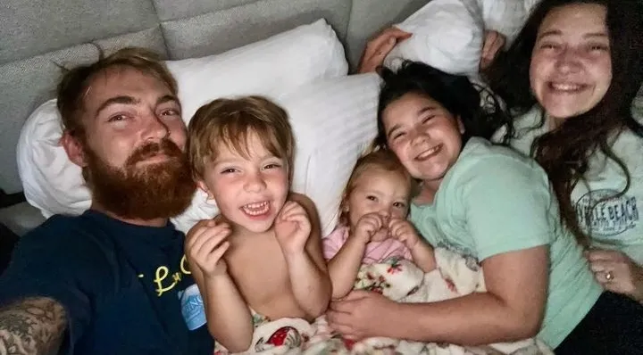 Az édesapa három gyermeket hagyott hátra.