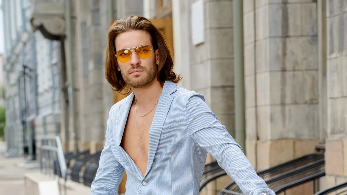 Hódíts stílusosan: 5 meglepő férfi divattrend, ami uralni fogja 2026 nyarát