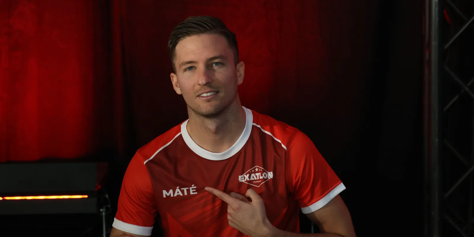 Sosem látott fotó: Ez a helyes srác a harmadik Valkusz fivér