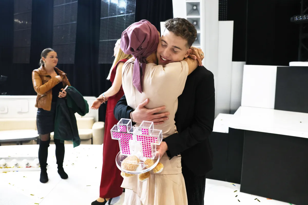 Rubint Réka mindent élő adáson személyesen szurkolt Norbinak a Nagy Duettben.