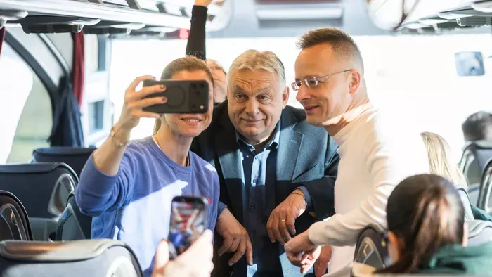  Szijjártó Péter megmutatta, mekkora tömeg gyűlt össze Vácon