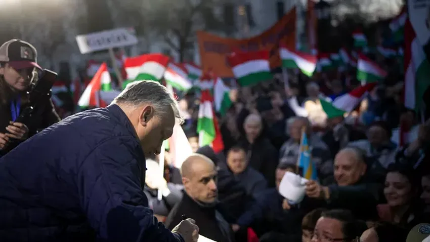 Így nézett ki Orbán Viktor országjárásának szentesi állomása