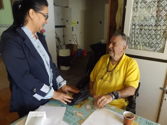 Idősek otthona előtt raboltak ki egy férfit 