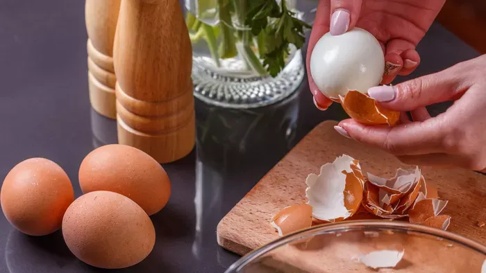 Ezt dobd a főzővízbe, és a tojás héja magától leválik