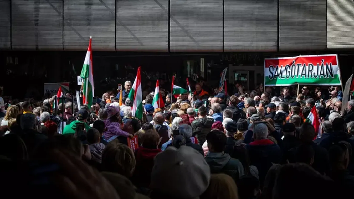 Bámulatos fotón, hogy milyen rengeteg ember várta Orbán Viktort Salgótarjánban