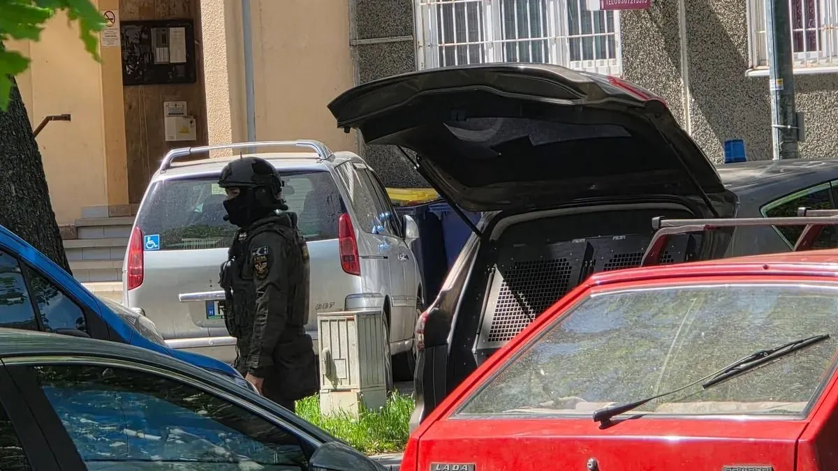 Túszdráma Kelenföldön: TEK-esek leptek el egy társasházat – Fotó