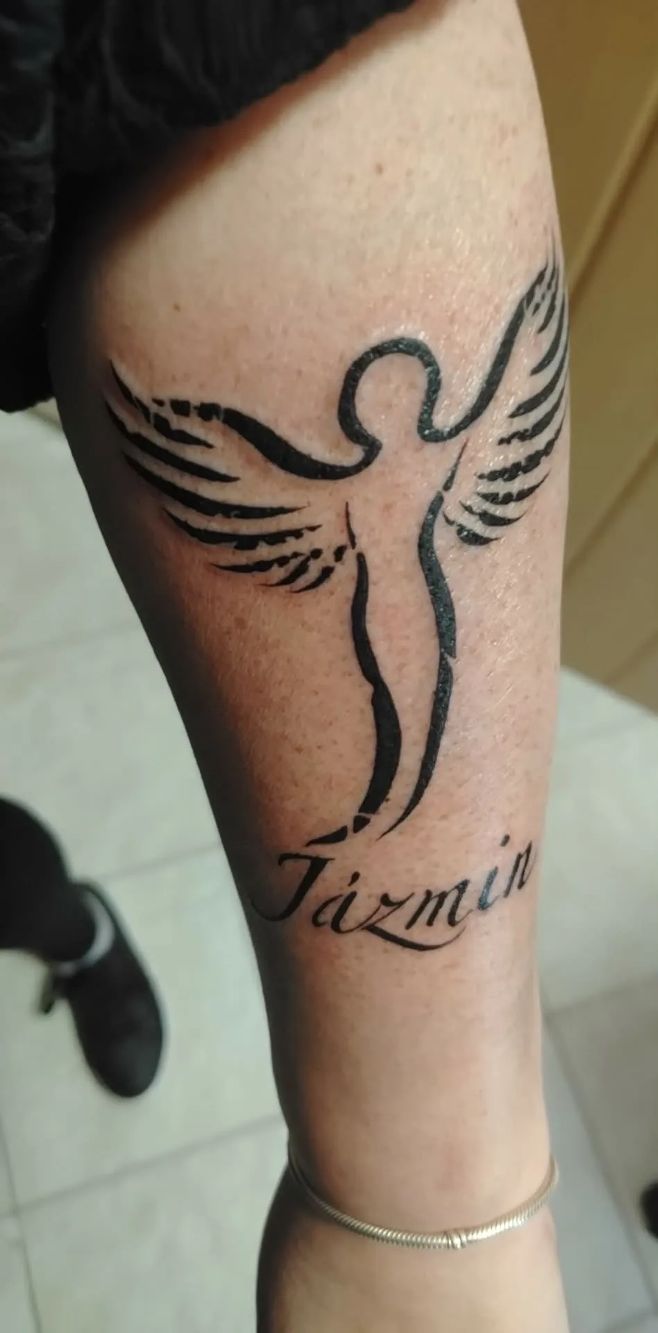 Éva tetoválásokat csináltatott Jázmin elmékére 