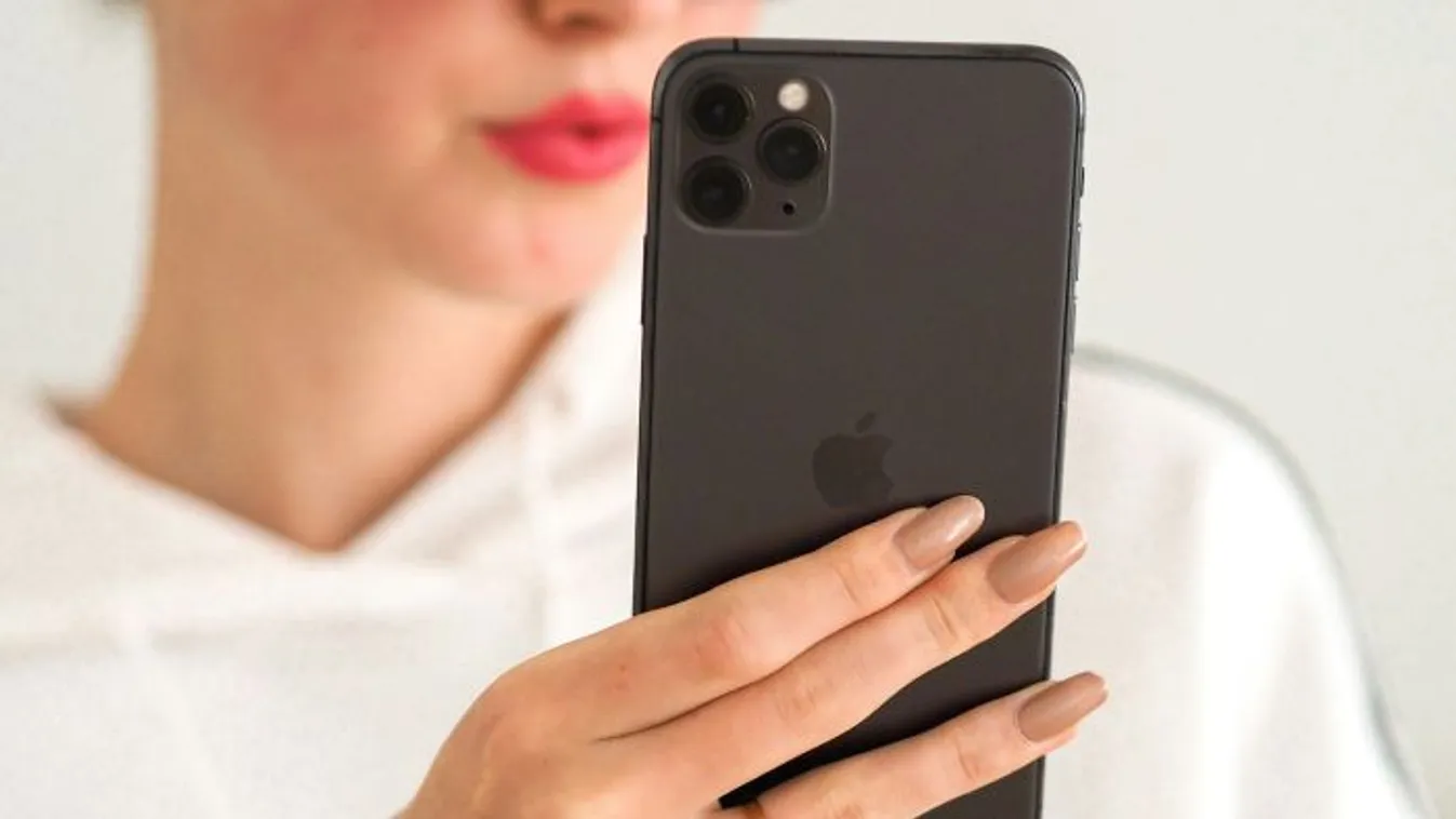 Áll a bál az iPhone-frissítés körül: az Apple hatalmas tömegeket haragított magára