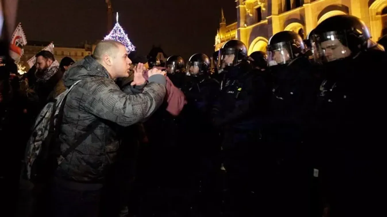 Ukrán katonák szerveznének puccsot a Kossuth térre, ha győz a Fidesz